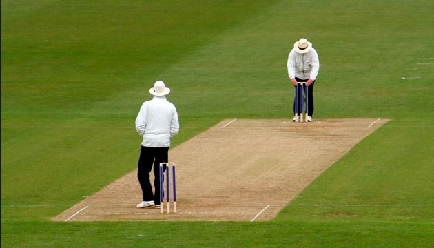 cricket-umpire-view